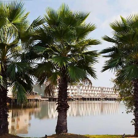 ☆Live On The Water! Lake Palmetto Palm W/ Patio - 10Min To Downtown & Beaches☆ Charleston Zewnętrze zdjęcie