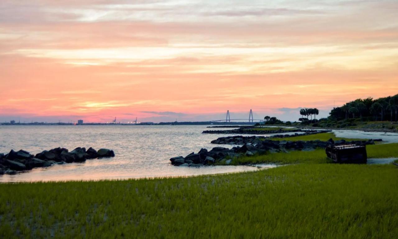 ☆Live On The Water! Lake Palmetto Palm W/ Patio - 10Min To Downtown & Beaches☆ Charleston Zewnętrze zdjęcie