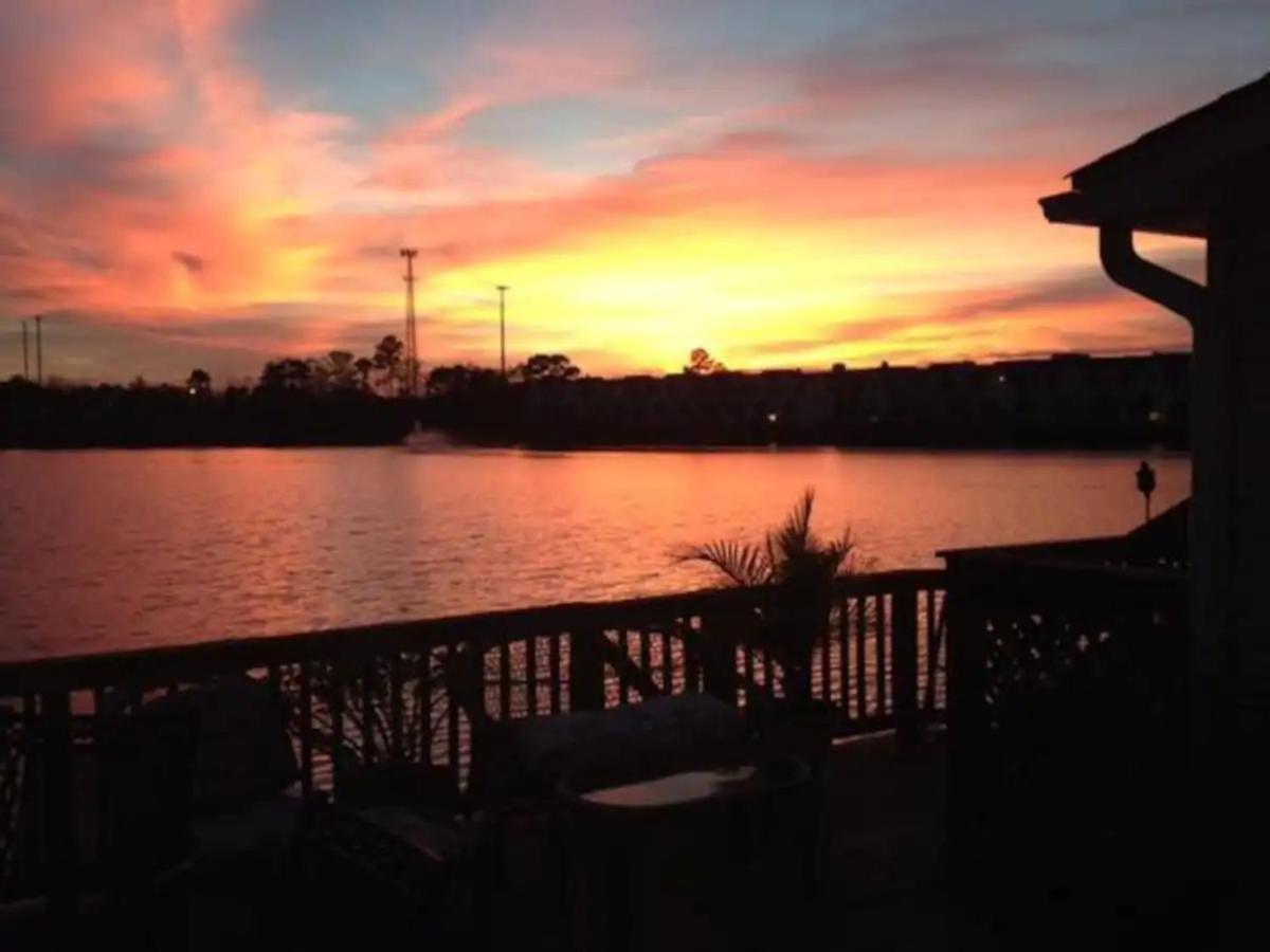 ☆Live On The Water! Lake Palmetto Palm W/ Patio - 10Min To Downtown & Beaches☆ Charleston Zewnętrze zdjęcie