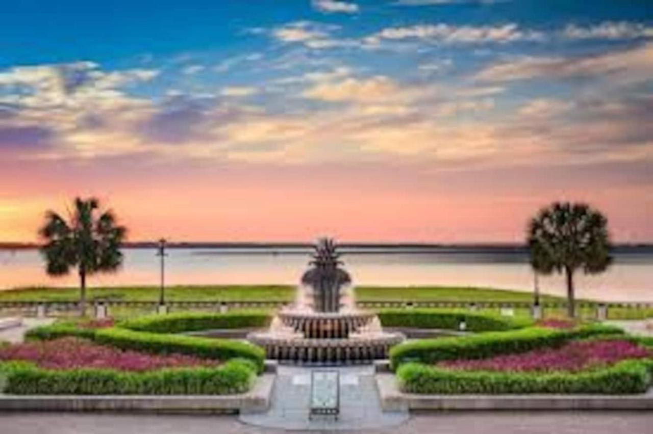 ☆Live On The Water! Lake Palmetto Palm W/ Patio - 10Min To Downtown & Beaches☆ Charleston Zewnętrze zdjęcie